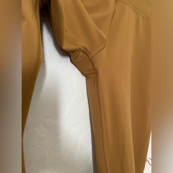 Vuori Rib studio legging in dark golden. Small. EUC. - Picture 11 of 15